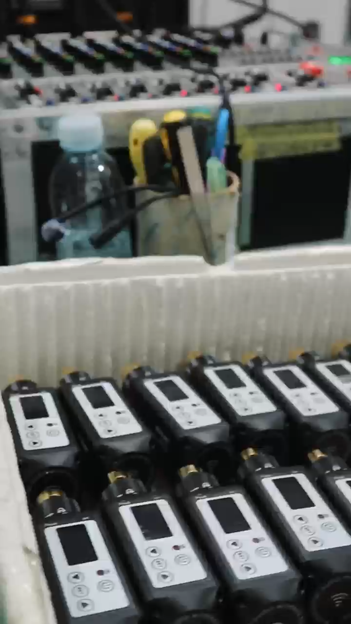 RT-1 Plug-On XLR Wireless Audio Transmitter and Receiver