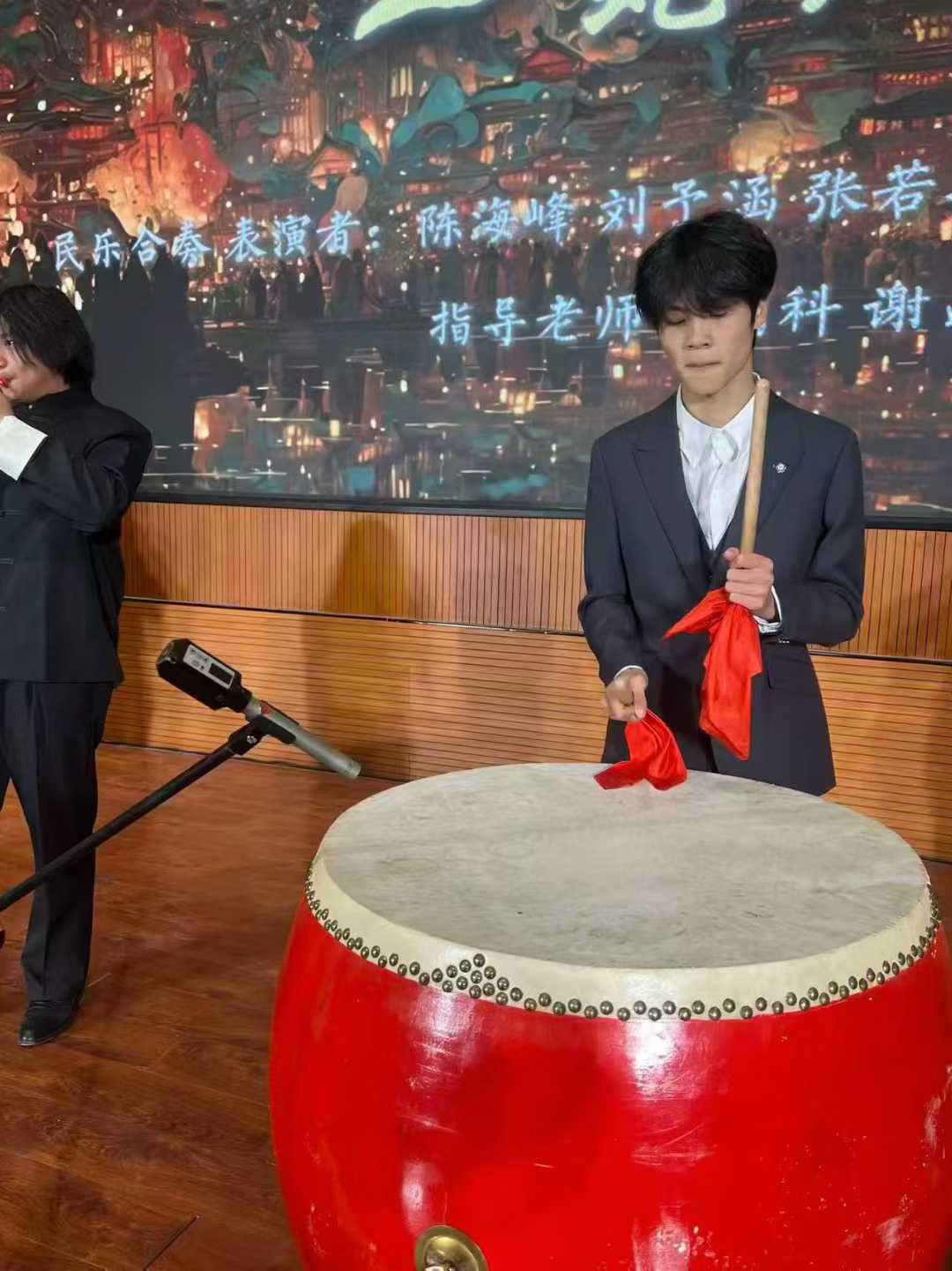 RT-1 Plug-On XLR Wireless Audio Transmitter and Receiver